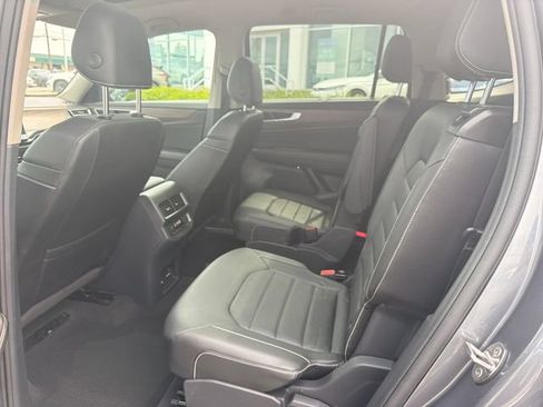 Certified 2025 Volkswagen Atlas SEL AWD/4WD image 31