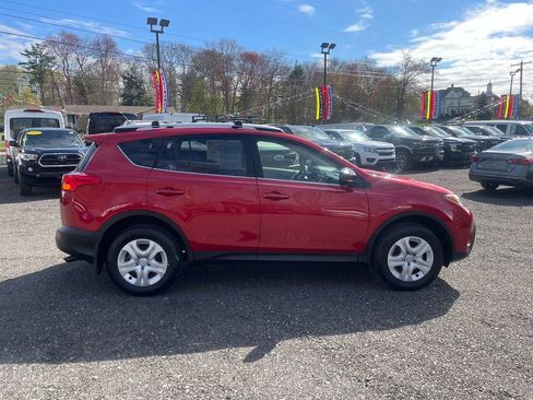 Used 2013 Toyota RAV4 LE AWD/4WD image 4