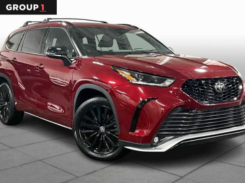 Used 2023 Toyota Highlander XSE image 3