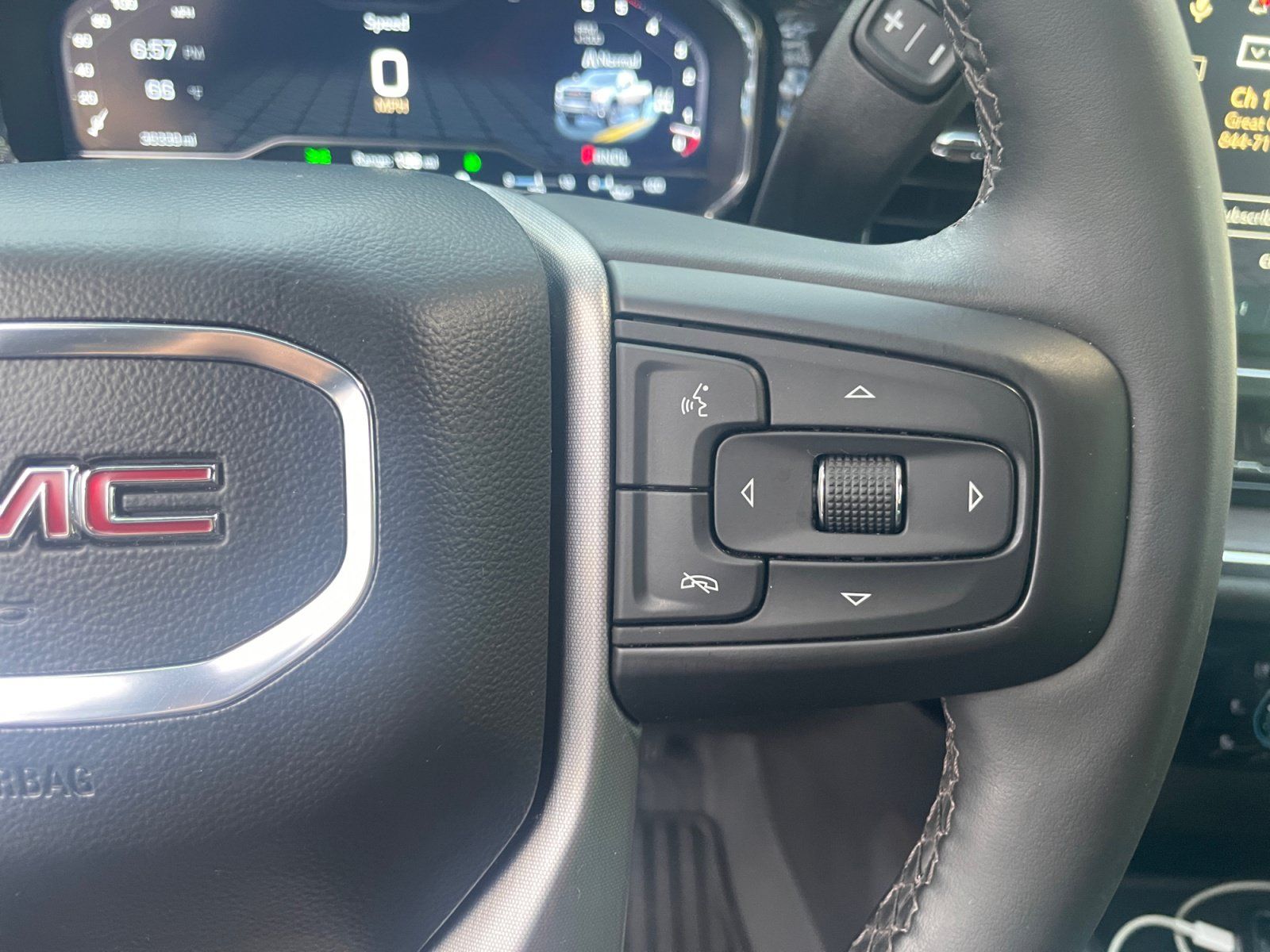 Used 2024 GMC Sierra 3500 SLT w/ SLT Convenience Package AWD/4WD image 11
