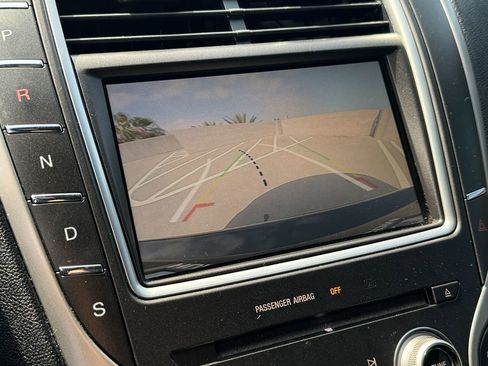 Used 2016 Lincoln MKX Select image 40