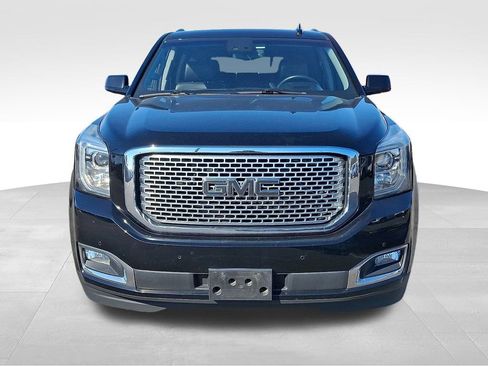 Used 2016 GMC Yukon Denali image 2