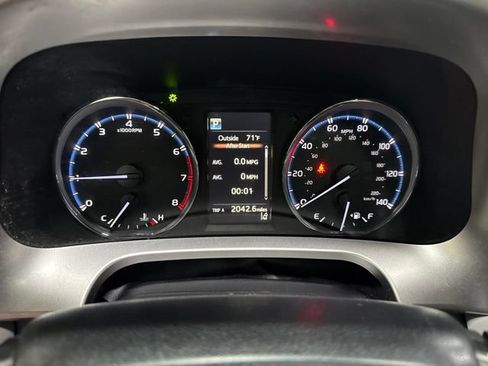 Used 2018 Toyota RAV4 Limited w/ Carpet Mat Package FWD image 18