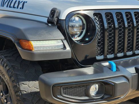 Used 2023 Jeep Wrangler Unlimited w/ Sun & Screen Package AWD/4WD image 9