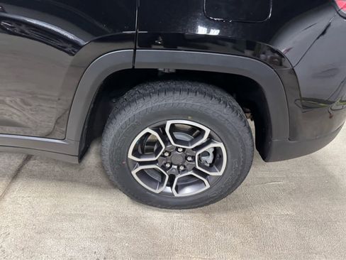 Used 2022 Jeep Grand Cherokee Trailhawk w/ Advanced Protech Group II image 9