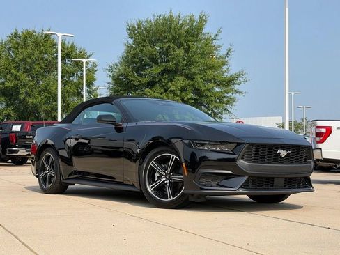 Used 2025 Ford Mustang Premium RWD image 9