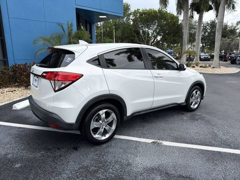 Certified 2021 Honda HR-V LX image 8