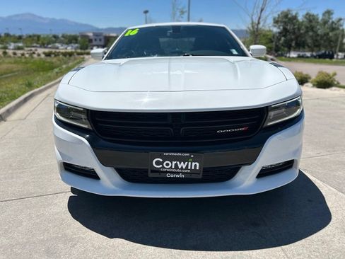 Used 2016 Dodge Charger R/T RWD image 2