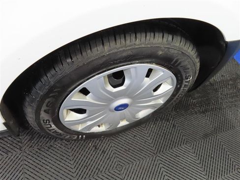 Used 2022 Ford Transit Connect XL image 9