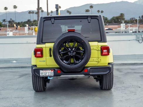Used 2023 Jeep Wrangler Unlimited Sahara AWD/4WD image 8