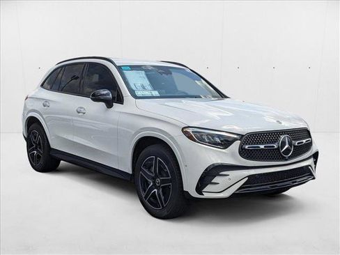 Used 2025 Mercedes-Benz GLC 300 4MATIC image 6