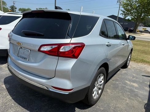 Used 2018 Chevrolet Equinox LS FWD image 6