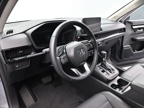 Used 2025 Chrysler Pacifica Select FWD image 13