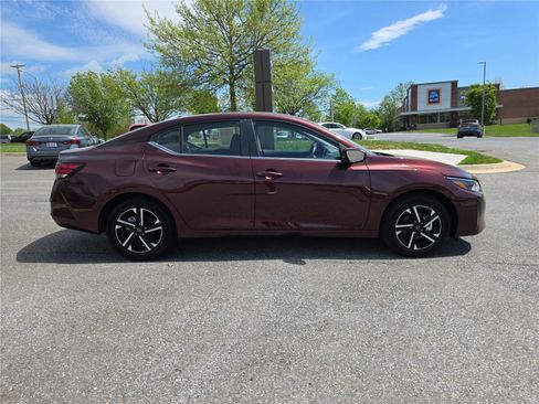 Used 2025 Nissan Sentra SV image 3