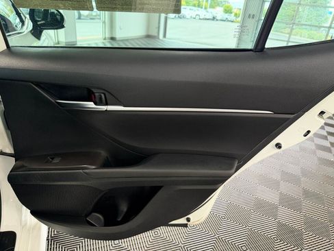 Used 2022 Toyota Camry LE FWD image 35