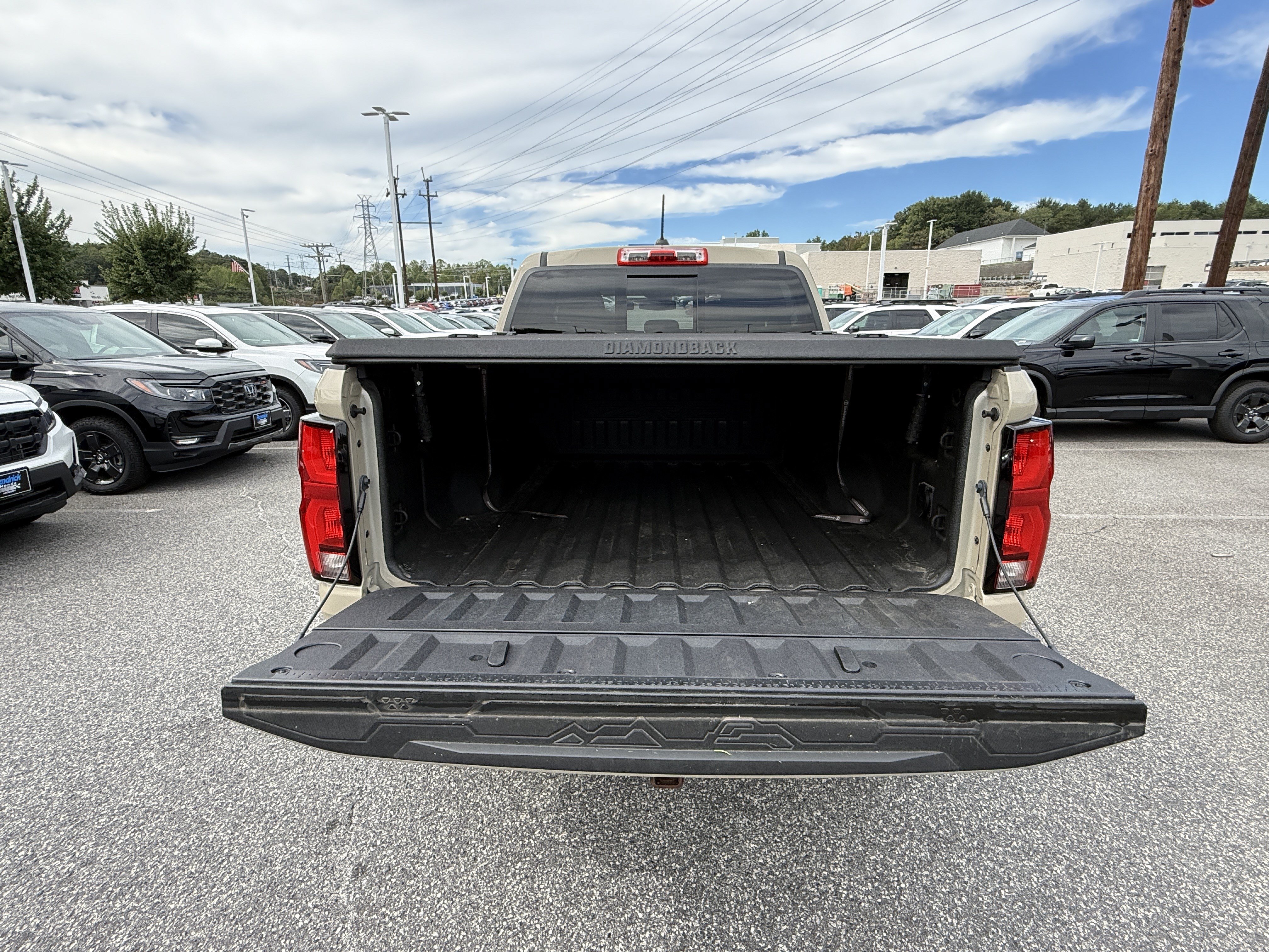 Used 2024 Chevrolet Colorado ZR2 w/ Technology Package AWD/4WD image 32