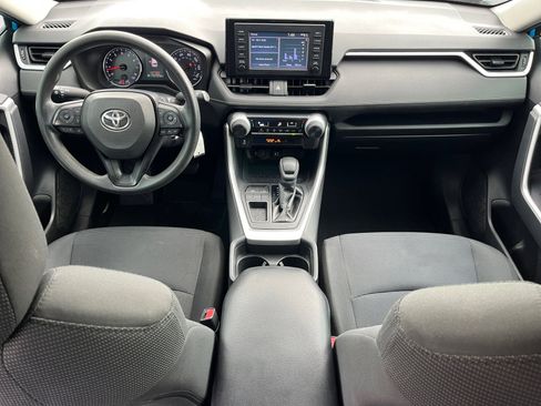 Used 2019 Toyota RAV4 LE FWD image 13
