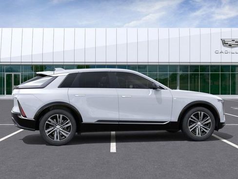 New 2026 Cadillac Lyriq Luxury image 5