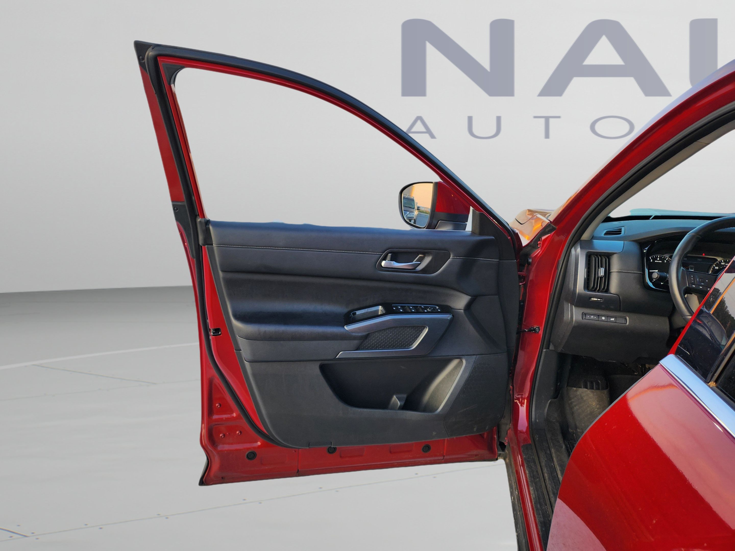 Used 2024 Nissan Pathfinder SL w/ SL Premium Package FWD image 8
