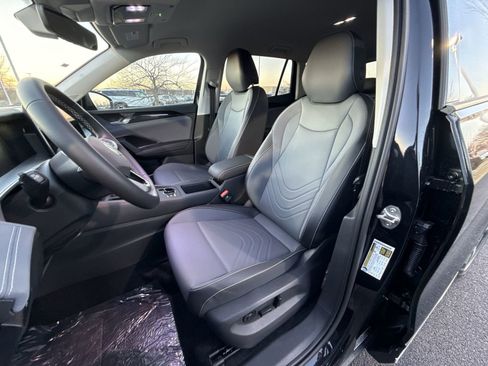 New 2026 Volkswagen Tiguan SE image 12