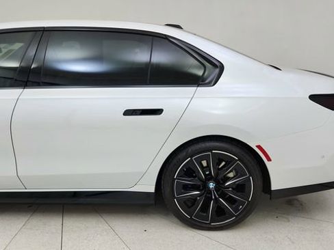 Used 2023 BMW i7 xDrive60 w/ Executive Package 2 image 10