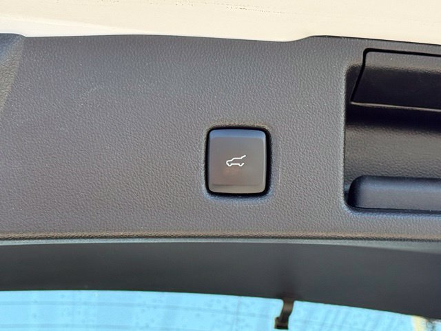Used 2022 Ford Escape SEL FWD image 9
