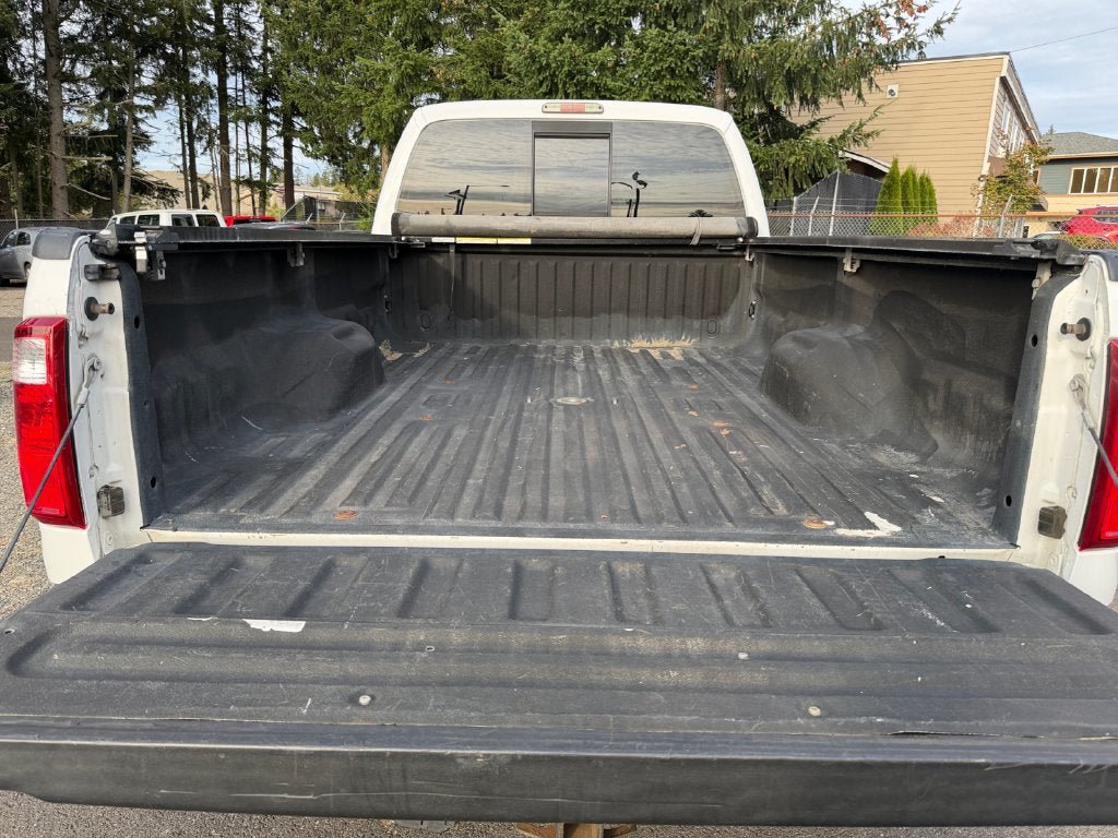 Used 2012 Ford F250 Lariat w/ Lariat Interior Pkg AWD/4WD image 23