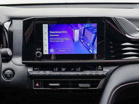 Certified 2025 Toyota Camry SE FWD image 14