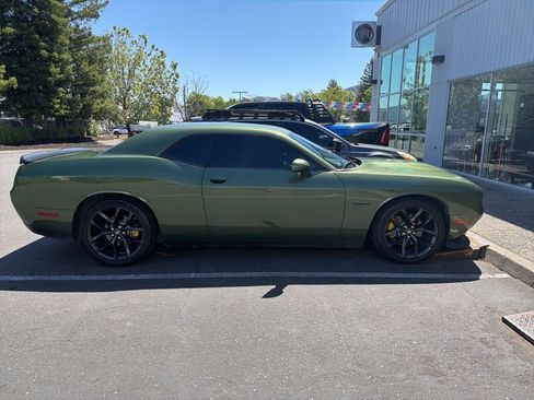 Used 2021 Dodge Challenger R/T w/ Blacktop Package RWD image 2