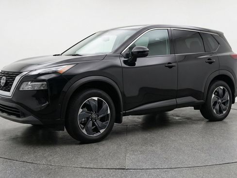 Used 2025 Nissan Rogue SV FWD image 3