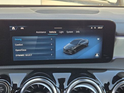 Used 2025 Mercedes-Benz CLA 250 4MATIC image 9