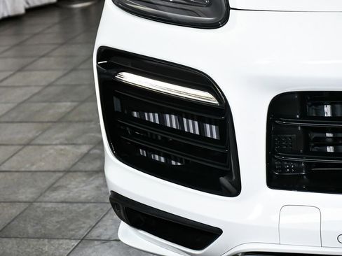 Used 2021 Porsche Cayenne GTS w/ Premium Package Plus AWD/4WD image 70