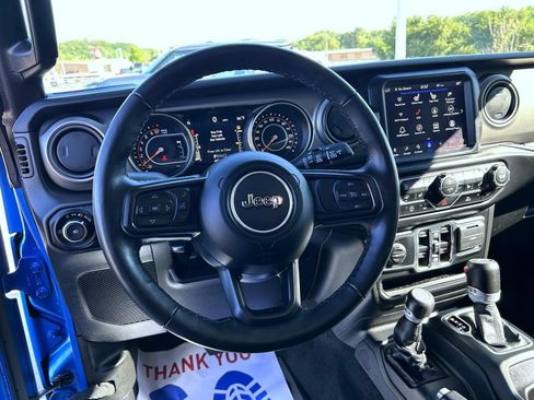 Used 2022 Jeep Wrangler Unlimited Sport AWD/4WD image 11