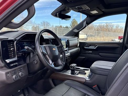 Used 2024 Chevrolet Silverado 1500 High Country w/ High Country Premium Package image 10