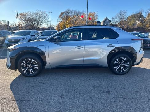 Used 2023 Toyota bZ4X XLE image 4