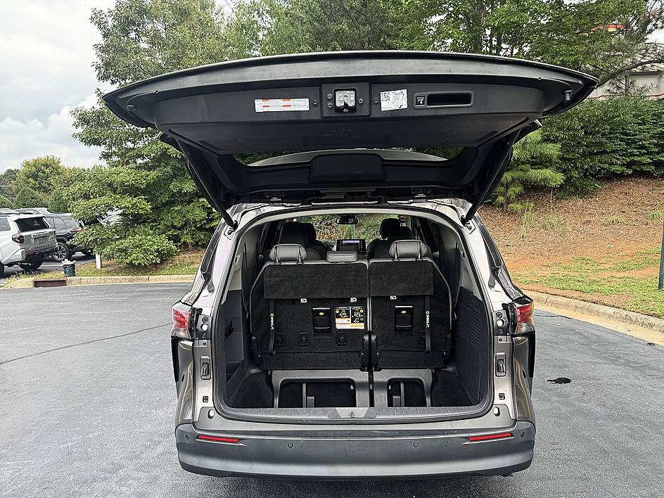 Certified 2022 Toyota Sienna XLE FWD image 27