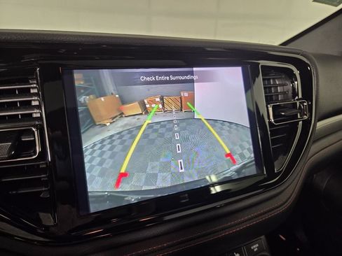 Used 2025 Dodge Durango GT AWD/4WD image 12