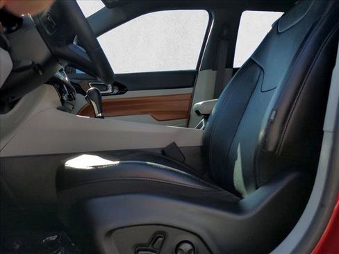 Used 2023 Jeep Compass Limited image 9