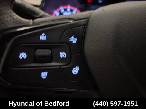 Used 2025 Chevrolet Trax RS w/ Sunroof Package FWD image 14