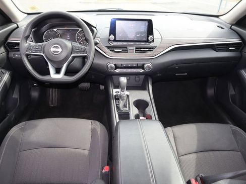 Certified 2025 Nissan Altima 2.5 SV image 13