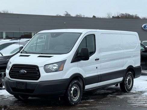 Certified 2019 Ford Transit 150 130 Low Roof image 22