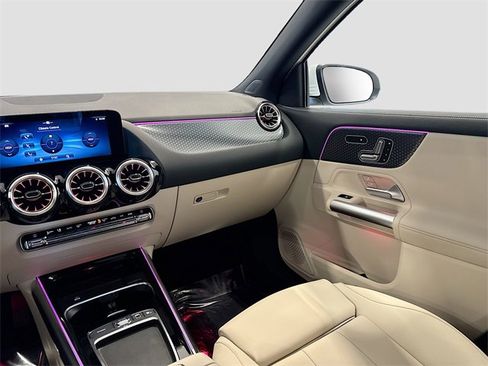 Certified 2025 Mercedes-Benz GLA 250 4MATIC image 23