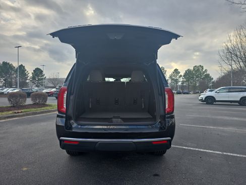 Used 2023 GMC Yukon SLT image 13