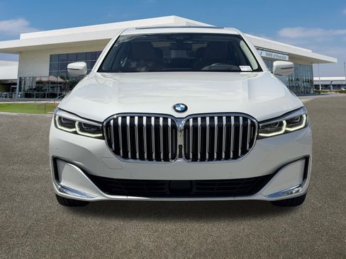 Certified 2022 BMW 750i xDrive AWD/4WD image 3