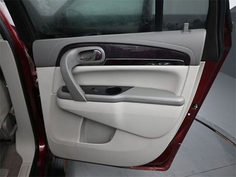 Used 2017 Buick Enclave Leather w/ Trailering Package image 18
