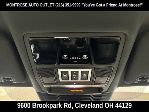 Used 2022 Land Rover Discovery HSE R-Dynamic AWD/4WD image 29