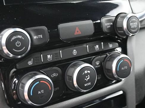 Used 2024 RAM 1500 Laramie AWD/4WD image 35