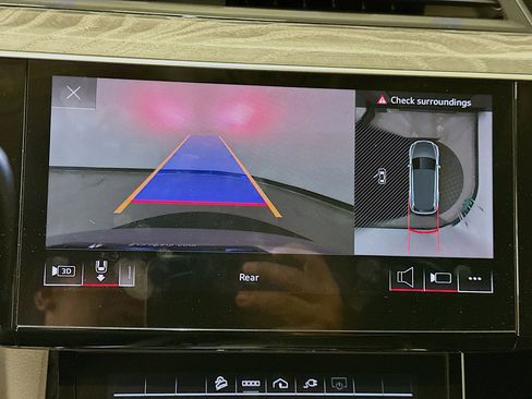 Used 2021 Audi e-tron Premium Plus w/ Premium Plus Package image 23