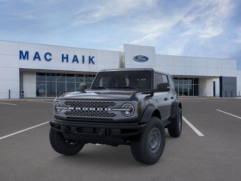 New 2025 Ford Bronco Badlands image 2
