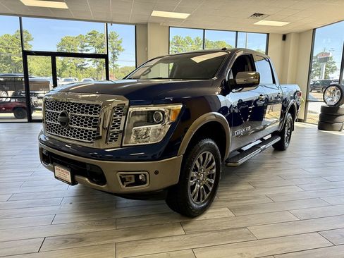 Used 2018 Nissan Titan Platinum Reserve w/ Platinum Utility Package image 3